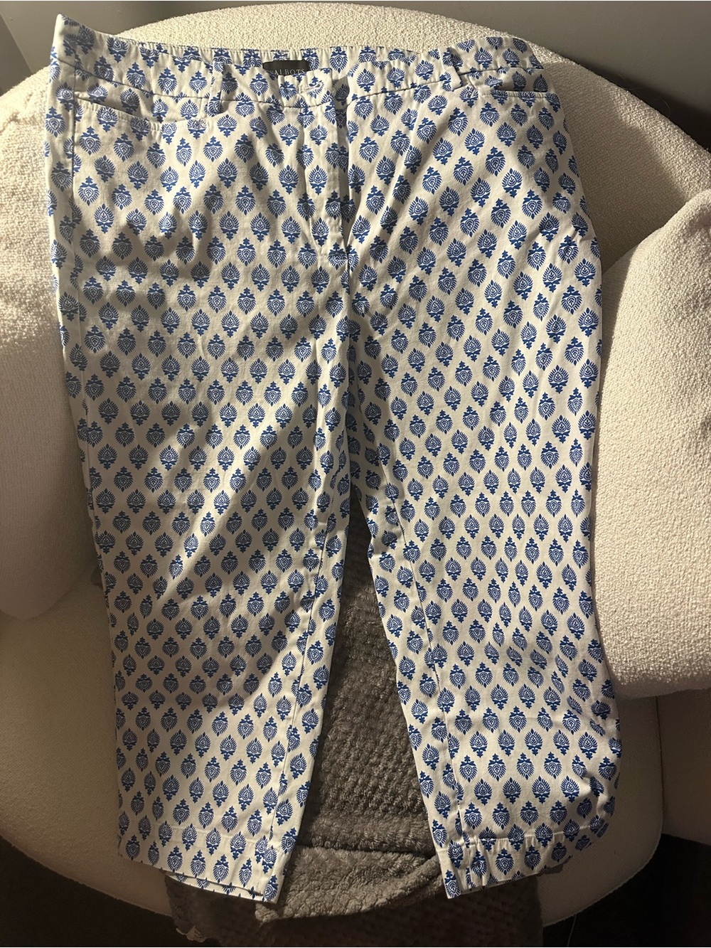 Talbots White and Blue Printed Cropped Pants